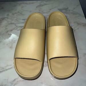 Nike Calm Slides